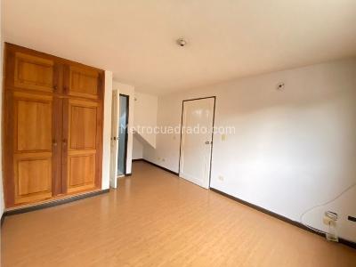 Apartamento de 4 alcobas en arriendo en Belen, Medellín, 130 m² · foto 9 de 13