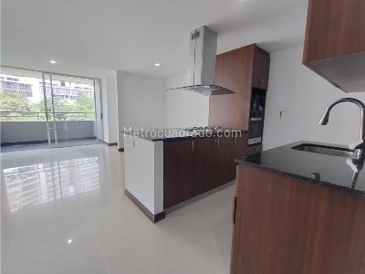 Apartamento de 2 alcobas en arriendo en Loma Del Indio, Medellín, 68 m² · foto 3 de 18