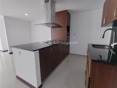 Apartamento de 2 alcobas en arriendo en Loma Del Indio, Medellín, 68 m² · foto 4 de 18