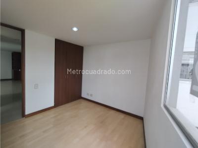 Apartamento de 2 alcobas en arriendo en Loma Del Indio, Medellín, 68 m² · foto 10 de 18