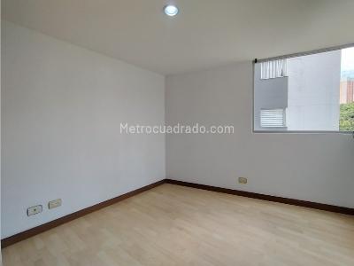 Apartamento de 2 alcobas en arriendo en Loma Del Indio, Medellín, 68 m² · foto 11 de 18