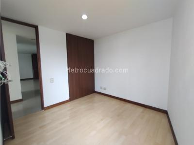 Apartamento de 2 alcobas en arriendo en Loma Del Indio, Medellín, 68 m² · foto 13 de 18