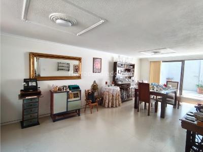 Casa de 4 alcobas en arriendo en Suramericana, Medellín, 253 m² · foto 4 de 19
