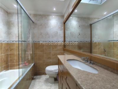 Casa de 4 alcobas en arriendo en Suramericana, Medellín, 253 m² · foto 5 de 19