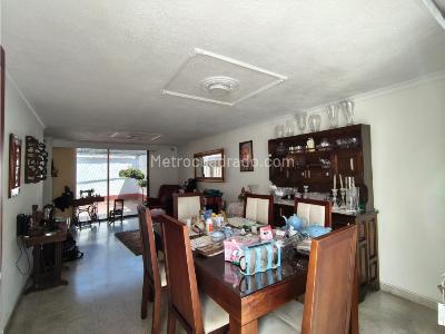 Casa de 4 alcobas en arriendo en Suramericana, Medellín, 253 m² · foto 14 de 19