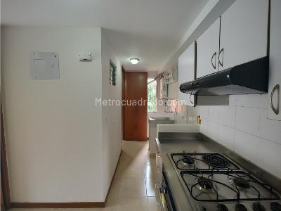 Apartamento de 3 alcobas en arriendo en Poblado Milla De Oro, Medellín, 113 m² · foto 2 de 17