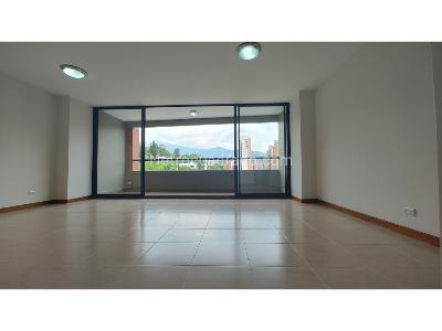 Apartamento de 3 alcobas en arriendo en Poblado Milla De Oro, Medellín, 113 m² · foto 3 de 17