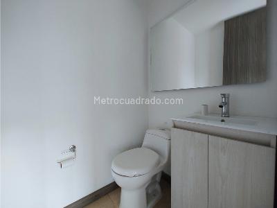 Apartamento de 3 alcobas en arriendo en Poblado Milla De Oro, Medellín, 117 m² · foto 10 de 14