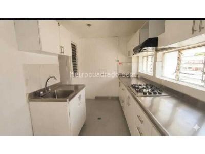 Apartamento de 3 alcobas en venta en La Castellana, Medellín, 104 m² · foto 2 de 12