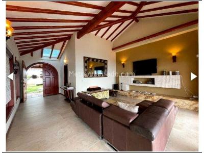 Casa de 3 alcobas en venta en Las Palmas, Medellín · foto 12 de 20