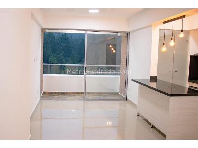 Apartamento de 2 alcobas en venta en Amazonia, Bello, 64 m² · foto 2 de 18