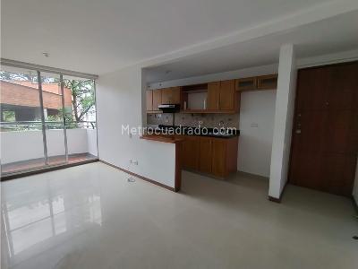 Apartamento de 2 alcobas en arriendo en Loma Del Indio, Medellín, 65 m² · foto 2 de 15
