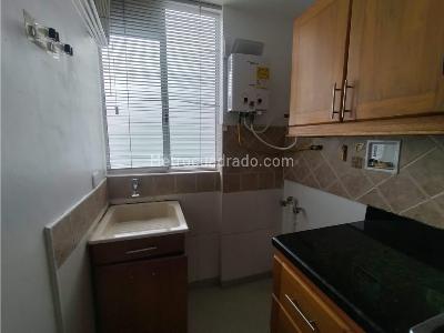 Apartamento de 2 alcobas en arriendo en Loma Del Indio, Medellín, 65 m² · foto 3 de 15