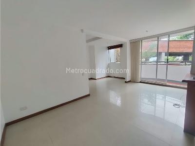 Apartamento de 2 alcobas en arriendo en Loma Del Indio, Medellín, 65 m² · foto 4 de 15