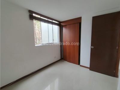 Apartamento de 2 alcobas en arriendo en Loma Del Indio, Medellín, 65 m² · foto 12 de 15