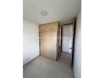 Apartamento de 3 alcobas en venta en La Gabriela, Bello, 72 m² · foto 3 de 16