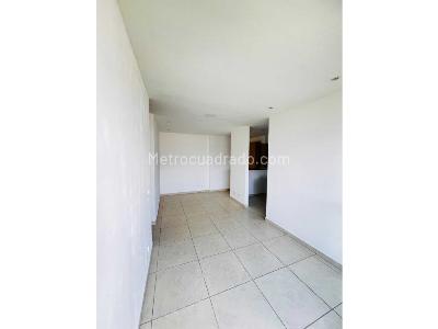 Apartamento de 3 alcobas en venta en La Gabriela, Bello, 72 m² · foto 7 de 16