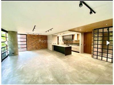 Apartamento de 3 alcobas en venta en El Poblado, Medellín, 202 m² · foto 3 de 20