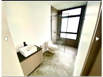 Apartamento de 3 alcobas en venta en El Poblado, Medellín, 202 m² · foto 10 de 20
