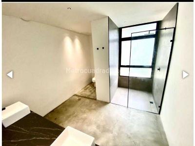 Apartamento de 3 alcobas en venta en El Poblado, Medellín, 202 m² · foto 12 de 20