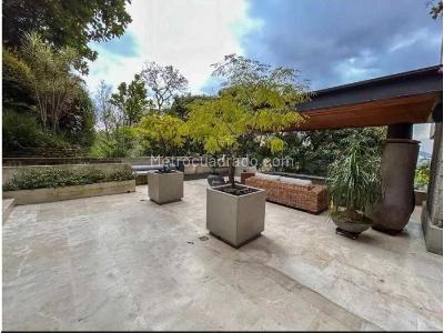 Apartamento de 3 alcobas en venta en El Poblado, Medellín, 400 m² · foto 3 de 20