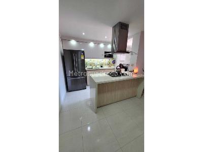 Apartamento de 2 alcobas en venta en Niquia, Bello, 113 m² · foto 4 de 14
