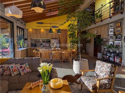Casa de 4 alcobas en venta en Loma Del Escobero, Envigado, 1821 m² · foto 5 de 20