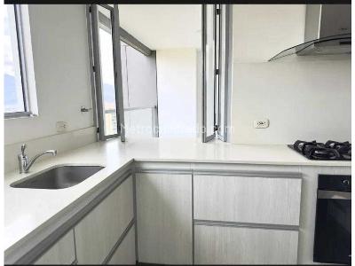 Apartamento de 3 alcobas en venta en El Poblado, Medellín, 107 m² · foto 7 de 20