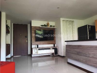 Apartamento en venta en El Poblado, Medellín · foto 8 de 13