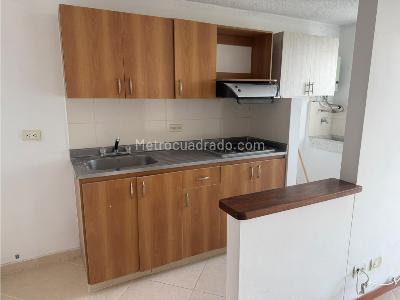 Apartamento de 2 alcobas en arriendo en Loma Del Indio, Medellín, 60 m² · foto 4 de 11