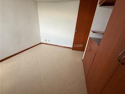Apartamento de 2 alcobas en arriendo en Loma Del Indio, Medellín, 60 m² · foto 6 de 11