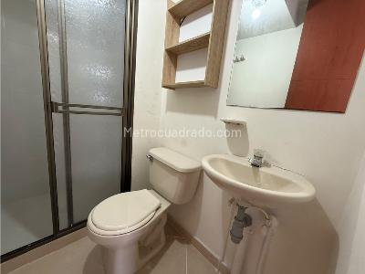 Apartamento de 2 alcobas en arriendo en Loma Del Indio, Medellín, 60 m² · foto 8 de 11