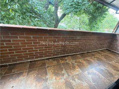 Apartamento de 2 alcobas en arriendo en La America, Medellín, 80 m² · foto 3 de 12