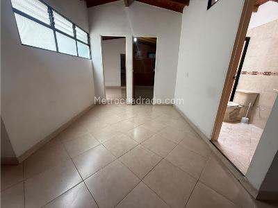 Apartamento de 2 alcobas en arriendo en La America, Medellín, 80 m² · foto 5 de 12