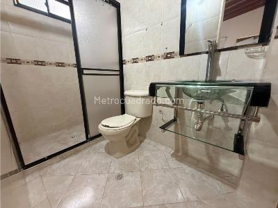 Apartamento de 2 alcobas en arriendo en La America, Medellín, 80 m² · foto 11 de 12
