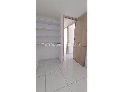 Apartamento de 3 alcobas en venta en Niquia, Bello, 45 m² · foto 8 de 14