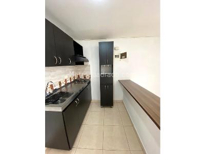 Apartamento de 3 alcobas en arriendo en Florencia, Medellín, 80 m² · foto 3 de 20