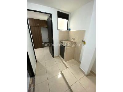 Apartamento de 3 alcobas en arriendo en Florencia, Medellín, 80 m² · foto 19 de 20