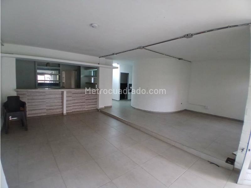 Spacious 5BR House for Office Use in Laureles - 2
