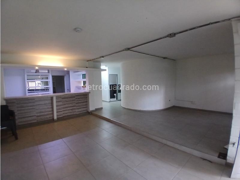 Spacious 5BR House for Office Use in Laureles - 3