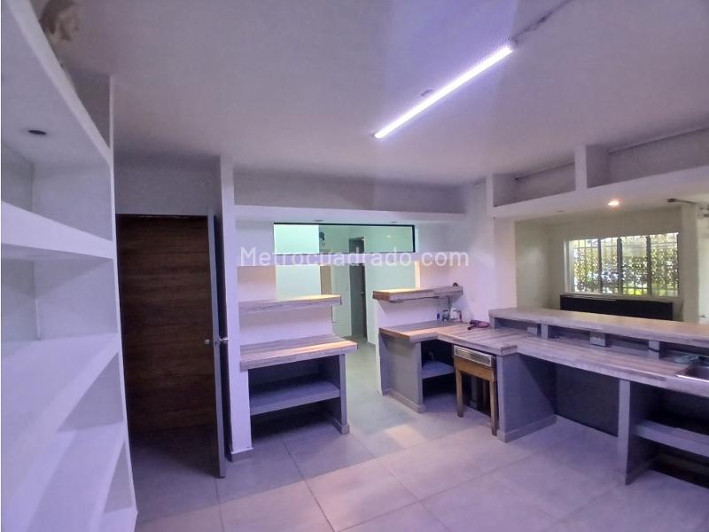 Spacious 5BR House for Office Use in Laureles - 5