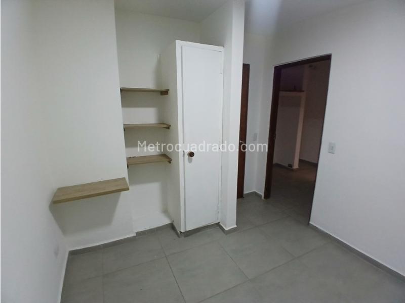 Spacious 5BR House for Office Use in Laureles - 7