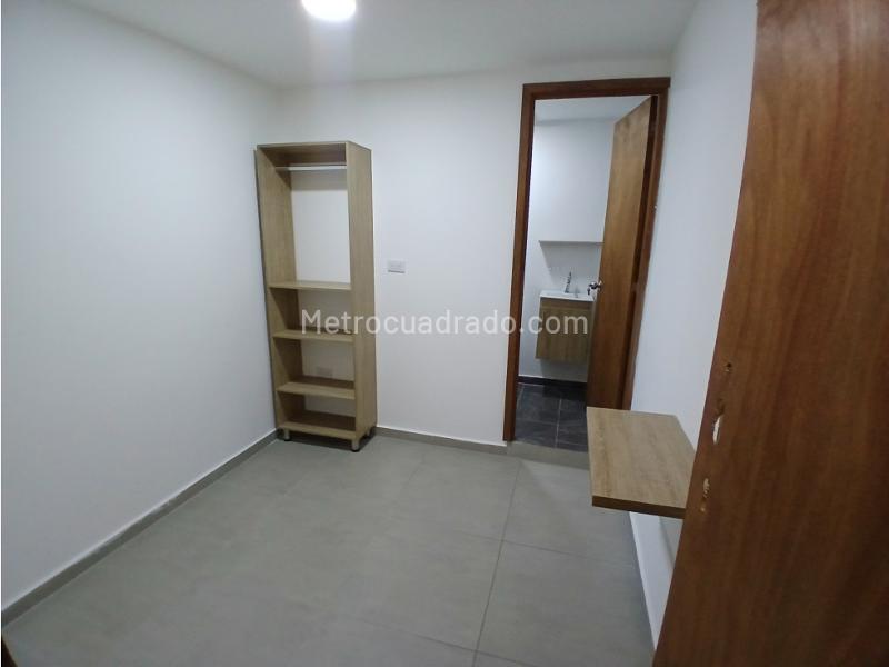 Spacious 5BR House for Office Use in Laureles - 8