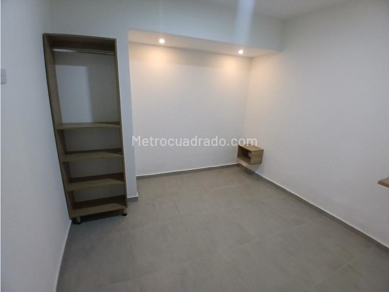 Spacious 5BR House for Office Use in Laureles - 9