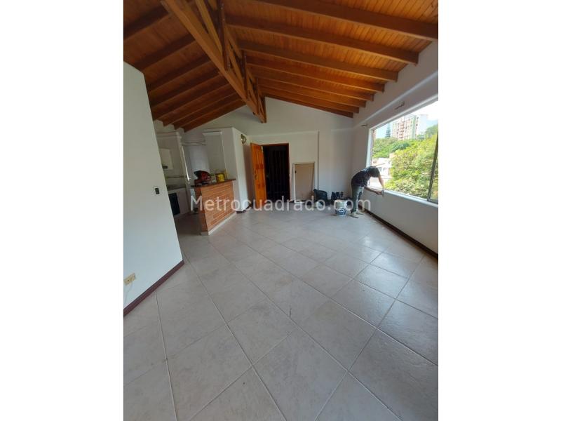 Bright 2BR Apartment in San Javier - 5