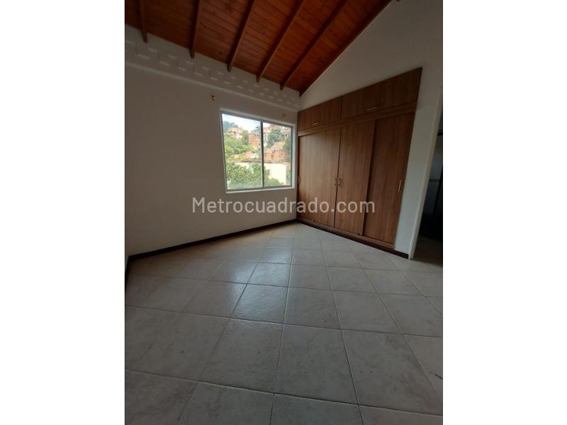 Bright 2BR Apartment in San Javier - 8