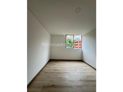 Apartamento de 2 alcobas en venta en Envigado, Envigado, 61 m² · foto 10 de 20