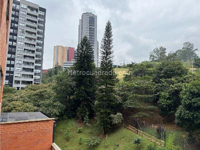Apartamento de 2 alcobas en venta en Envigado, Envigado, 61 m² · foto 14 de 20
