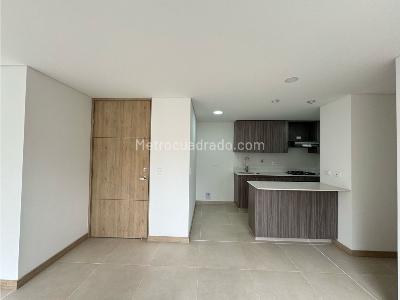 Apartamento de 2 alcobas en venta en Envigado, Envigado, 61 m² · foto 3 de 20