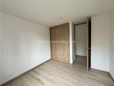 Apartamento de 2 alcobas en venta en Envigado, Envigado, 61 m² · foto 9 de 20